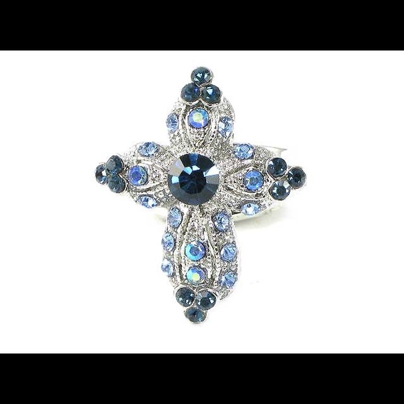 Jewelry - Austrian crystal cross cocktail ring